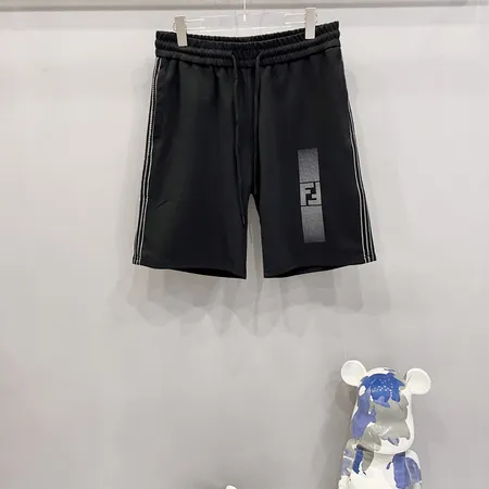 フェンディ ショートパンツ