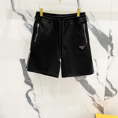 プラダ ショートパンツ