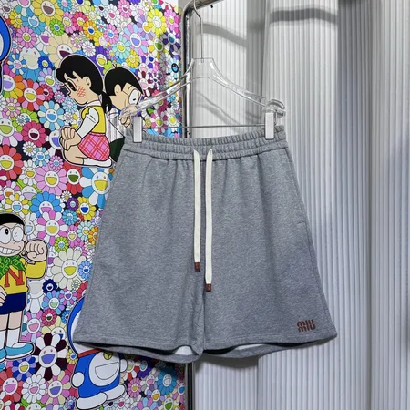 ミュウミュウ ショートパンツ