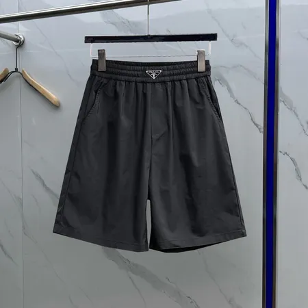 プラダ ショートパンツ