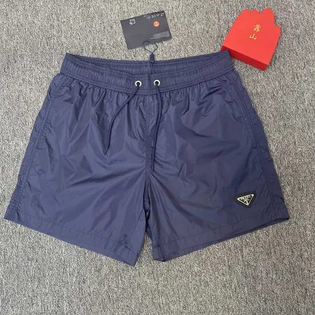 プラダ ショートパンツ