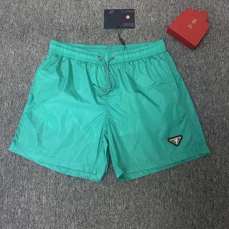 プラダ ショートパンツ