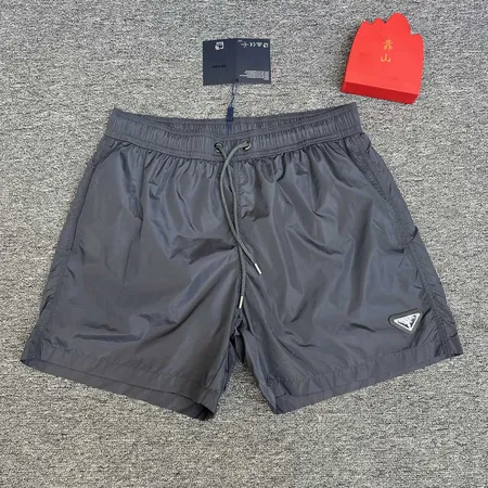 プラダ ショートパンツ