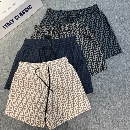 ヴェルサーチ ショートパンツ