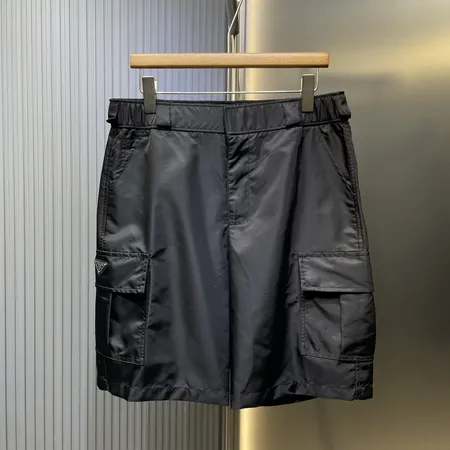 プラダ ショートパンツ