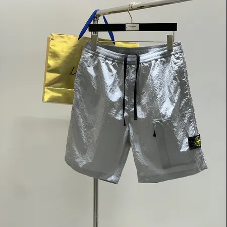 ストーンアイランド ショートパンツ