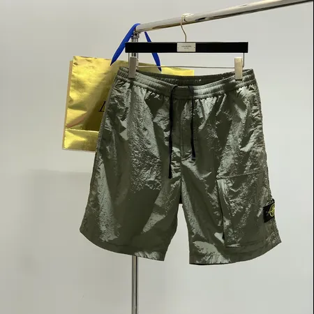 ストーンアイランド ショートパンツ
