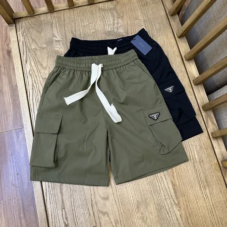 プラダ ショートパンツ