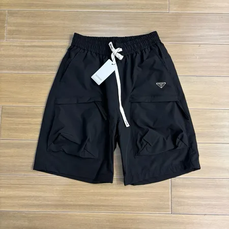 プラダ ショートパンツ
