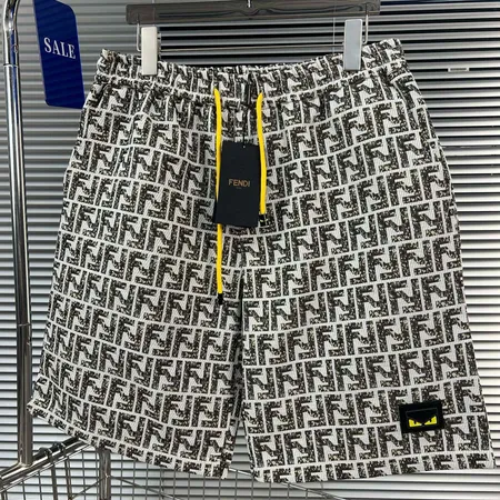 フェンディ ショートパンツ