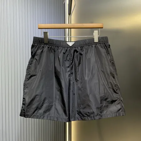 プラダ ショートパンツ