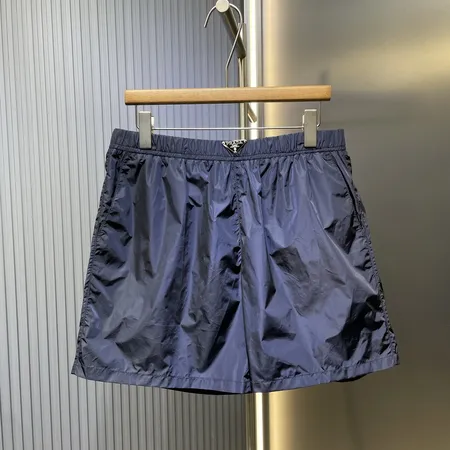 プラダ ショートパンツ