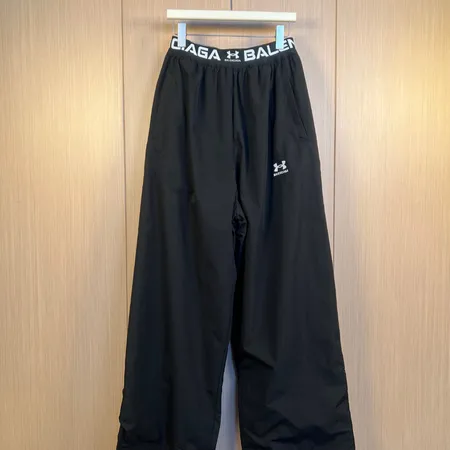 バレンシアガ カジュアルパンツ