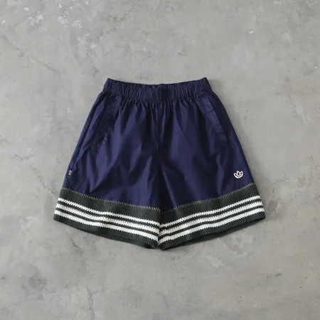 アディダス ショートパンツ