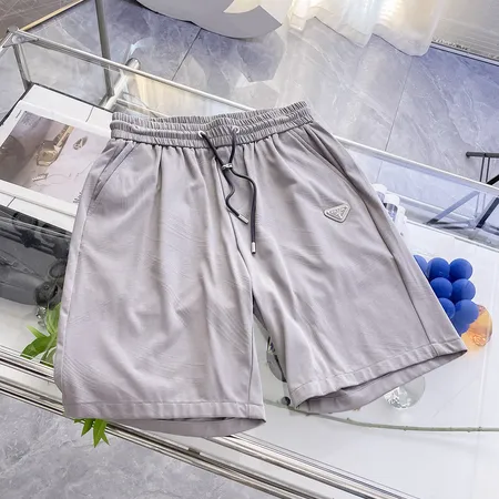 プラダ ショートパンツ