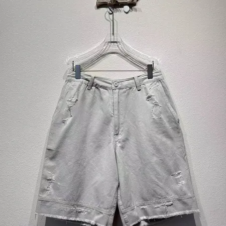 セリーヌ ショートパンツ