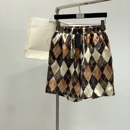 プラダ ショートパンツ