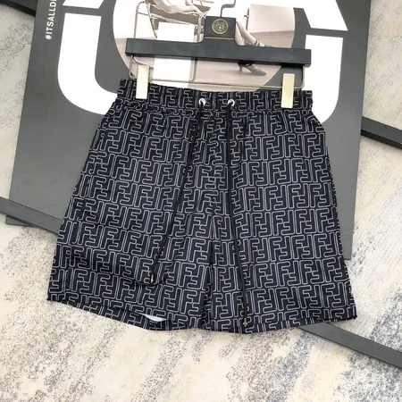 フェンディ ショートパンツ