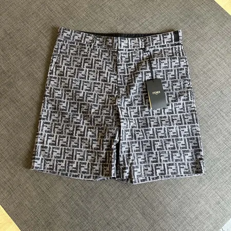 フェンディ ショートパンツ