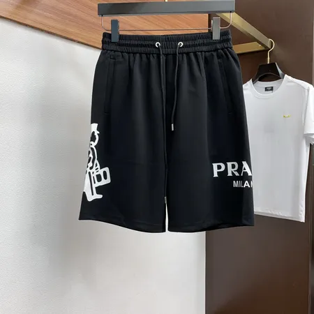 プラダ ショートパンツ