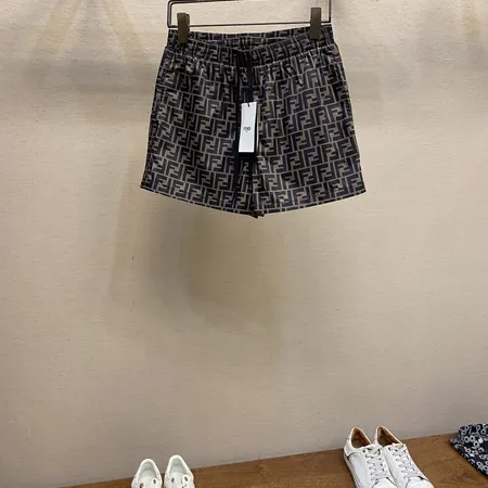 フェンディ ショートパンツ