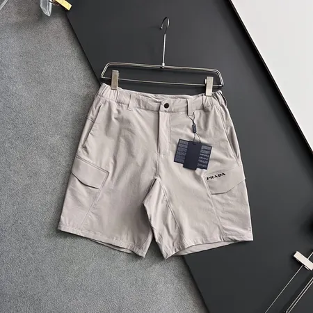 プラダ ショートパンツ