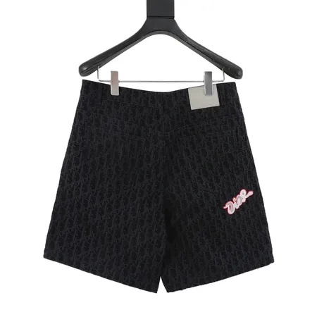 カウズ ショートパンツ