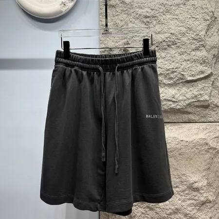 バレンシアガ ショートパンツ