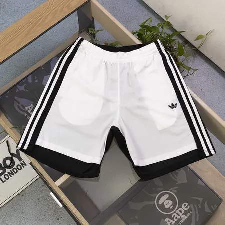 アディダス ショートパンツ