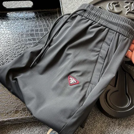 プラダ ショートパンツ