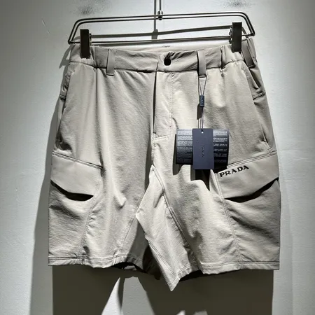 プラダ ショートパンツ