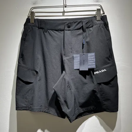 プラダ ショートパンツ