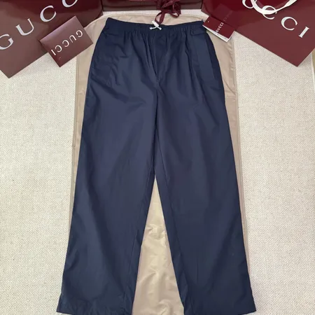 グッチ トレーニングパンツ