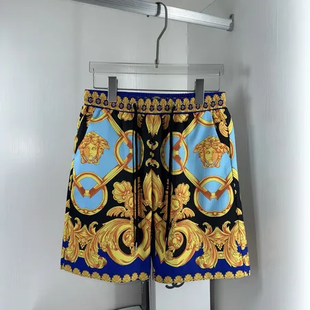 ヴェルサーチ ショートパンツ