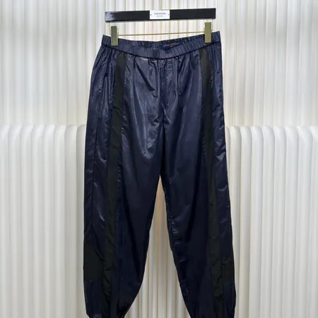 ルイヴィトン トレーニングパンツ