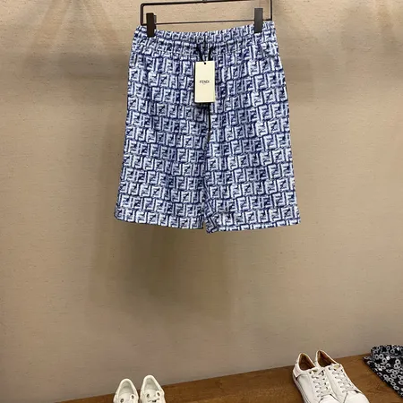 フェンディ ショートパンツ