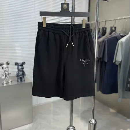 プラダ ショートパンツ
