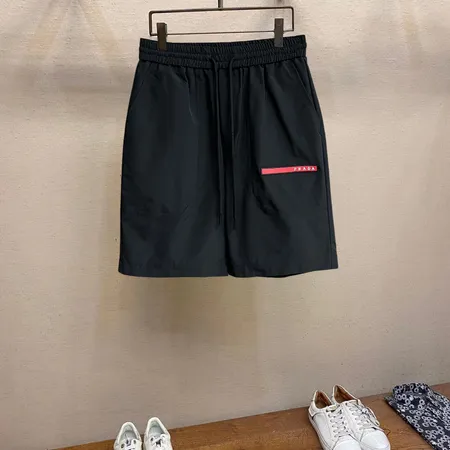 プラダ ショートパンツ