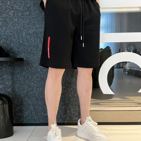 プラダ ショートパンツ