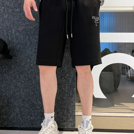 プラダ ショートパンツ