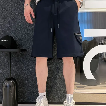 プラダ ショートパンツ