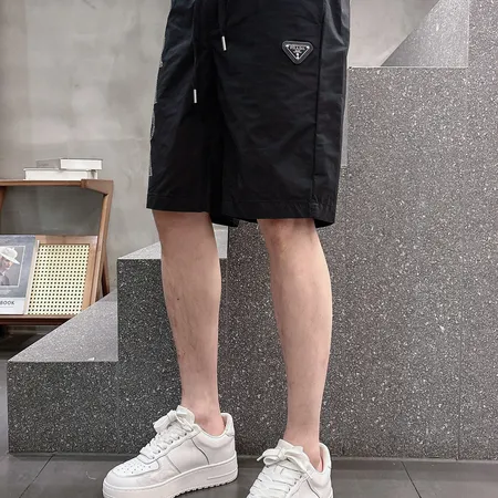 プラダ ショートパンツ