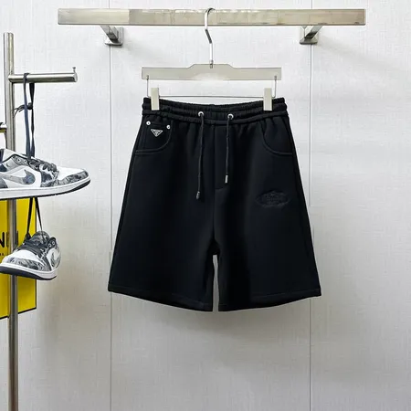 プラダ ショートパンツ