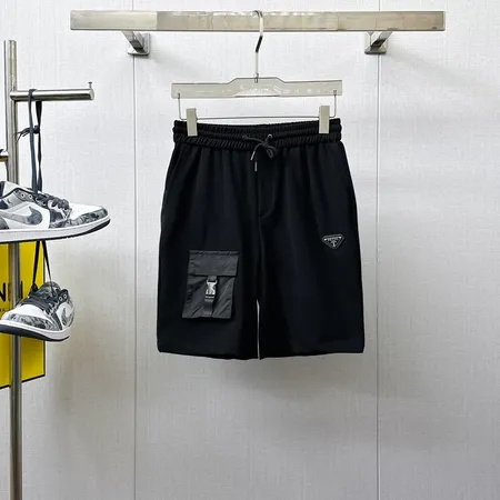 プラダ ショートパンツ