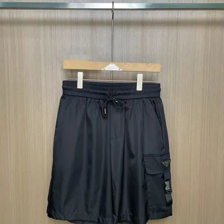 プラダ ショートパンツ