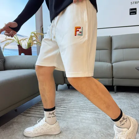 フェンディ ショートパンツ