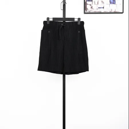 イッセイ ミヤケ ショートパンツ