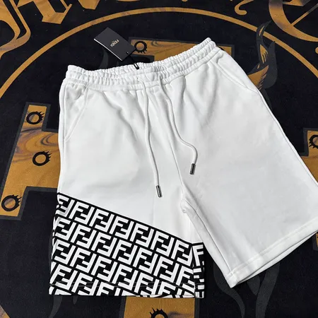 フェンディ ショートパンツ