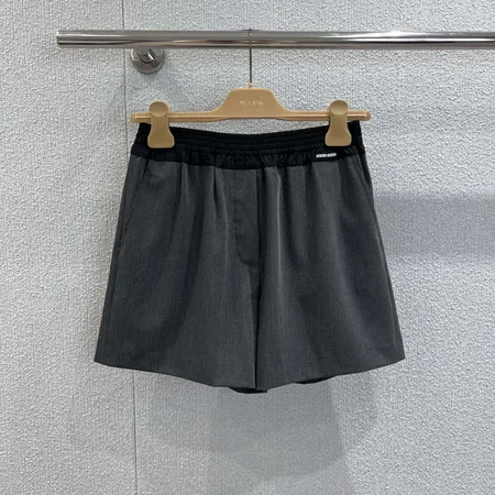 ミュウミュウ ショートパンツ