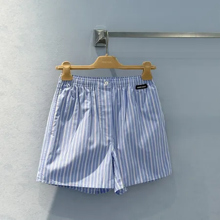 ミュウミュウ ショートパンツ